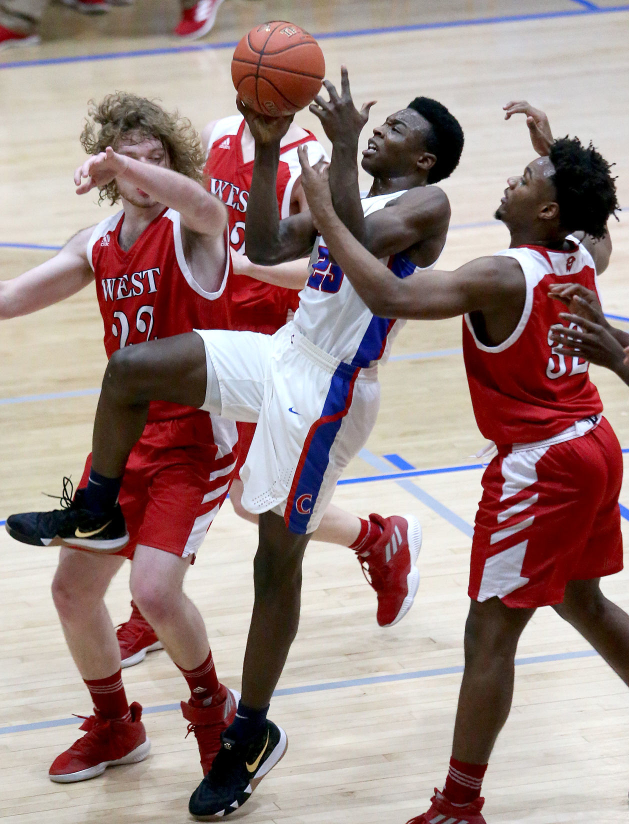 011819-qct-spt-west-cent-boys-010